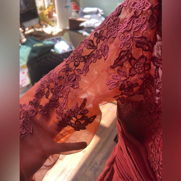 Elegant Burnt Orange/Light Red Lace Evening Dress - Picture 6 of 8